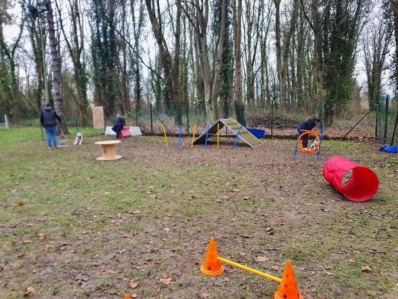 Caning Club Cambrai - photo 1