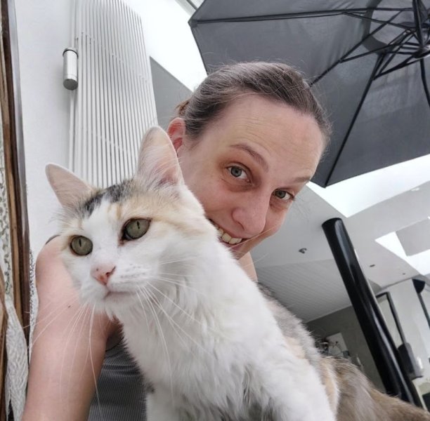 CATS HOME 59 - Ilona - petsitter (garde d'animaux) & comportementaliste félin : Ronchin, Lille, Fâches Thumesnil + 8 km.